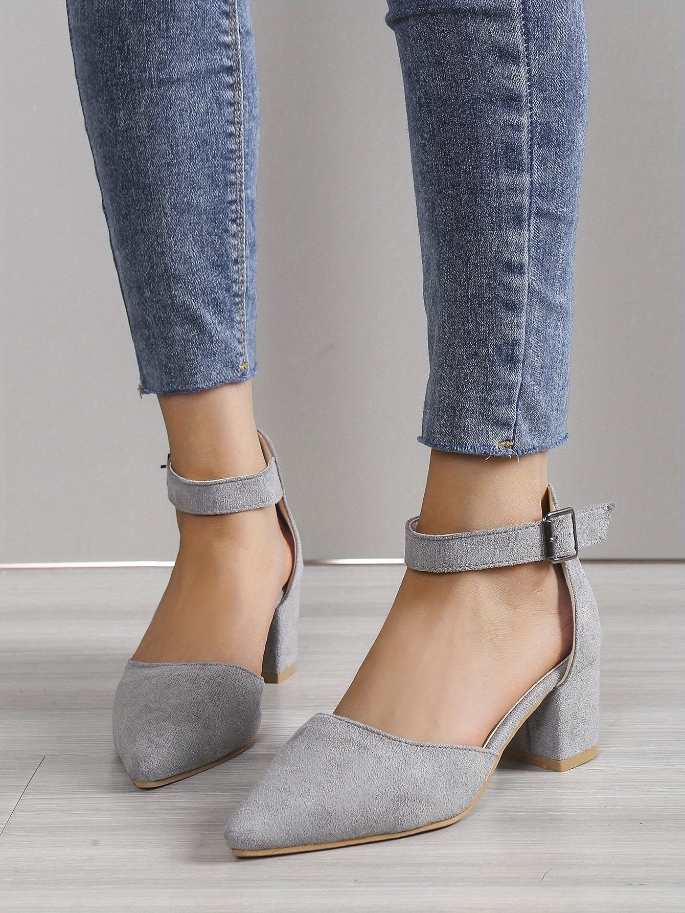 Zapatos de tacón grueso con correa al tobillo y puntera puntiaguda, de color liso y tacón medio, versátiles sandalias con correa ajustable al tobillo para caminar cómodamente y lucir un look elegante.
