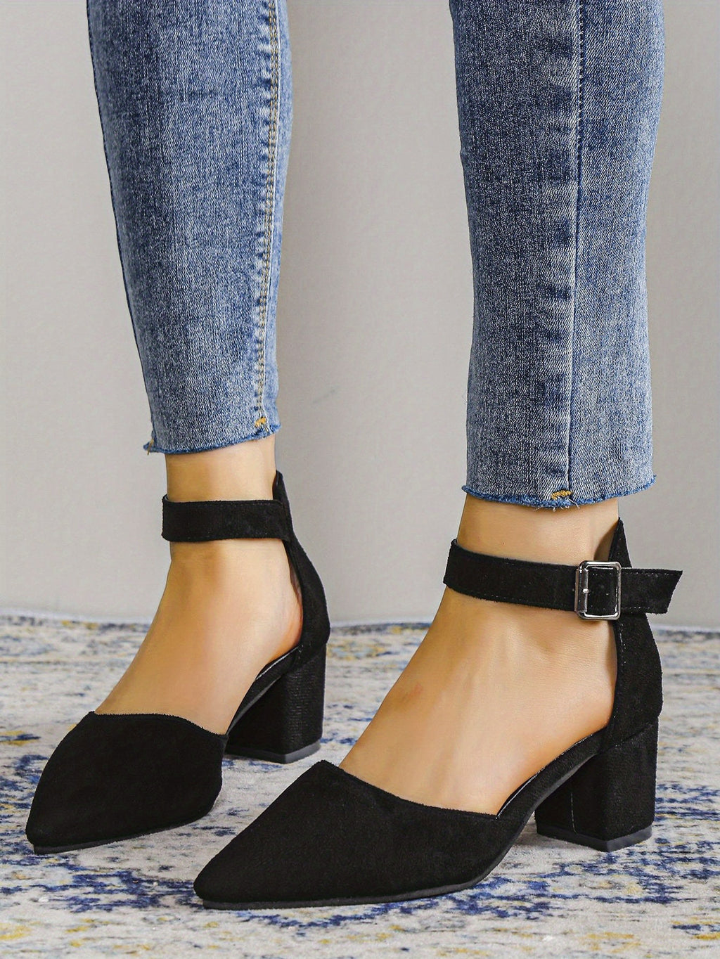 Zapatos de tacón grueso con correa al tobillo y puntera puntiaguda, de color liso y tacón medio, versátiles sandalias con correa ajustable al tobillo para caminar cómodamente y lucir un look elegante.