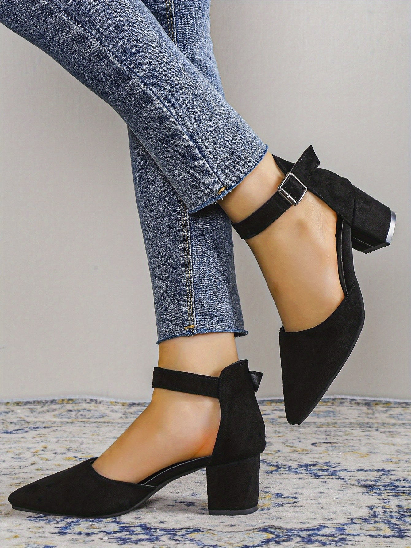 Zapatos de tacón grueso con correa al tobillo y puntera puntiaguda, de color liso y tacón medio, versátiles sandalias con correa ajustable al tobillo para caminar cómodamente y lucir un look elegante.