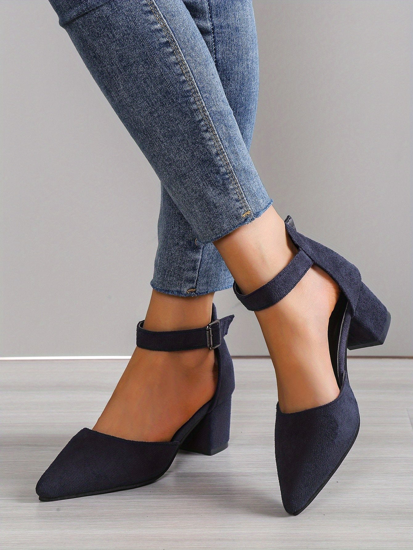 Zapatos de tacón grueso con correa al tobillo y puntera puntiaguda, de color liso y tacón medio, versátiles sandalias con correa ajustable al tobillo para caminar cómodamente y lucir un look elegante.